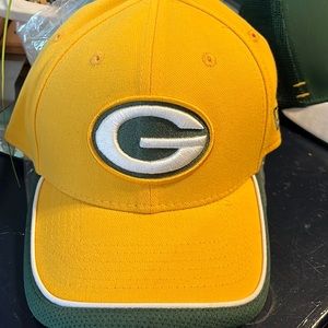 Green and yellow packers hat